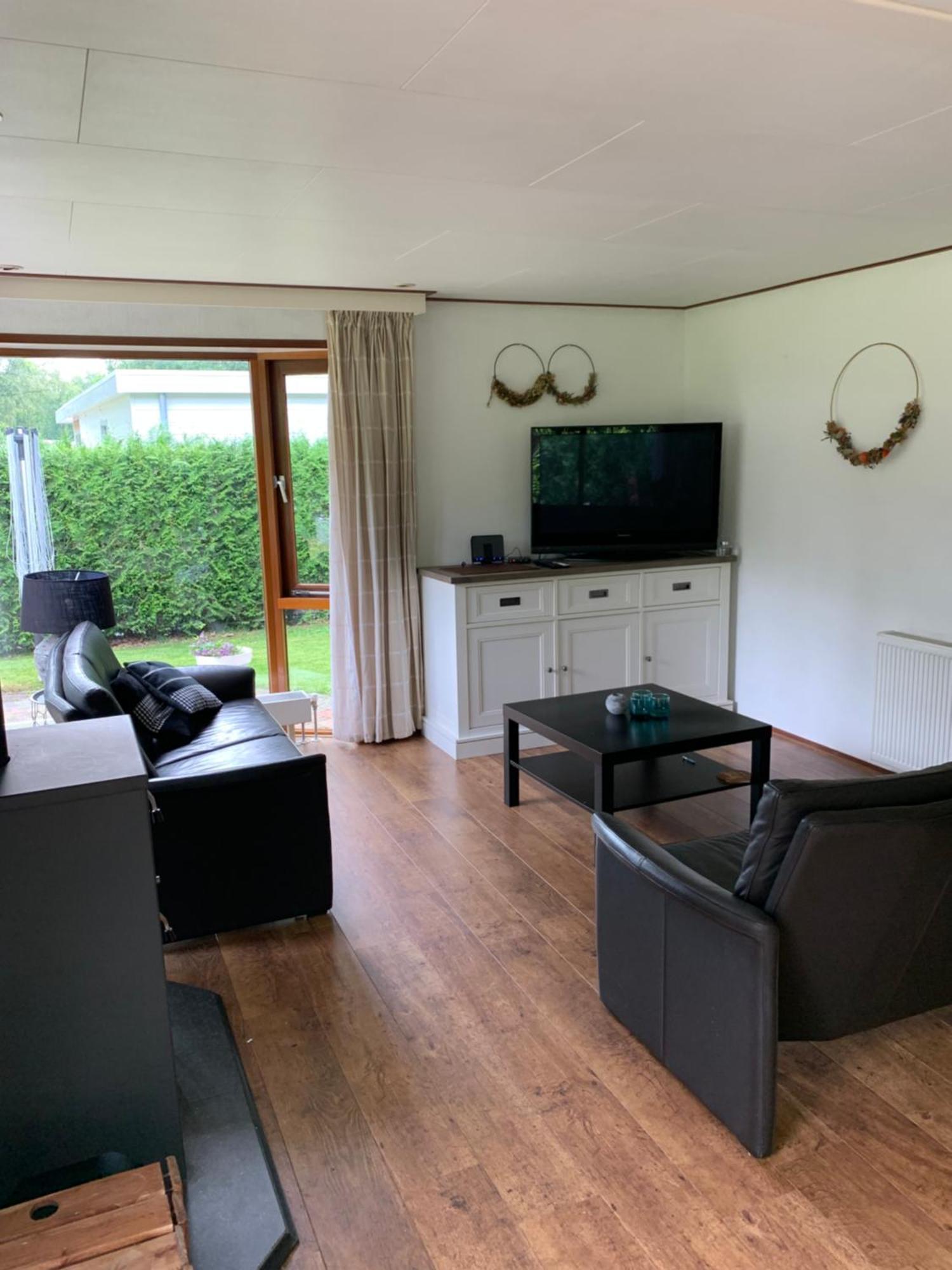 Dubbele Chalet Op Recreatiepark Topparken Op De Veluwe In Beekbergen Met Grote Vrije Tuin En Eigen Parkeerplaats Quarto foto