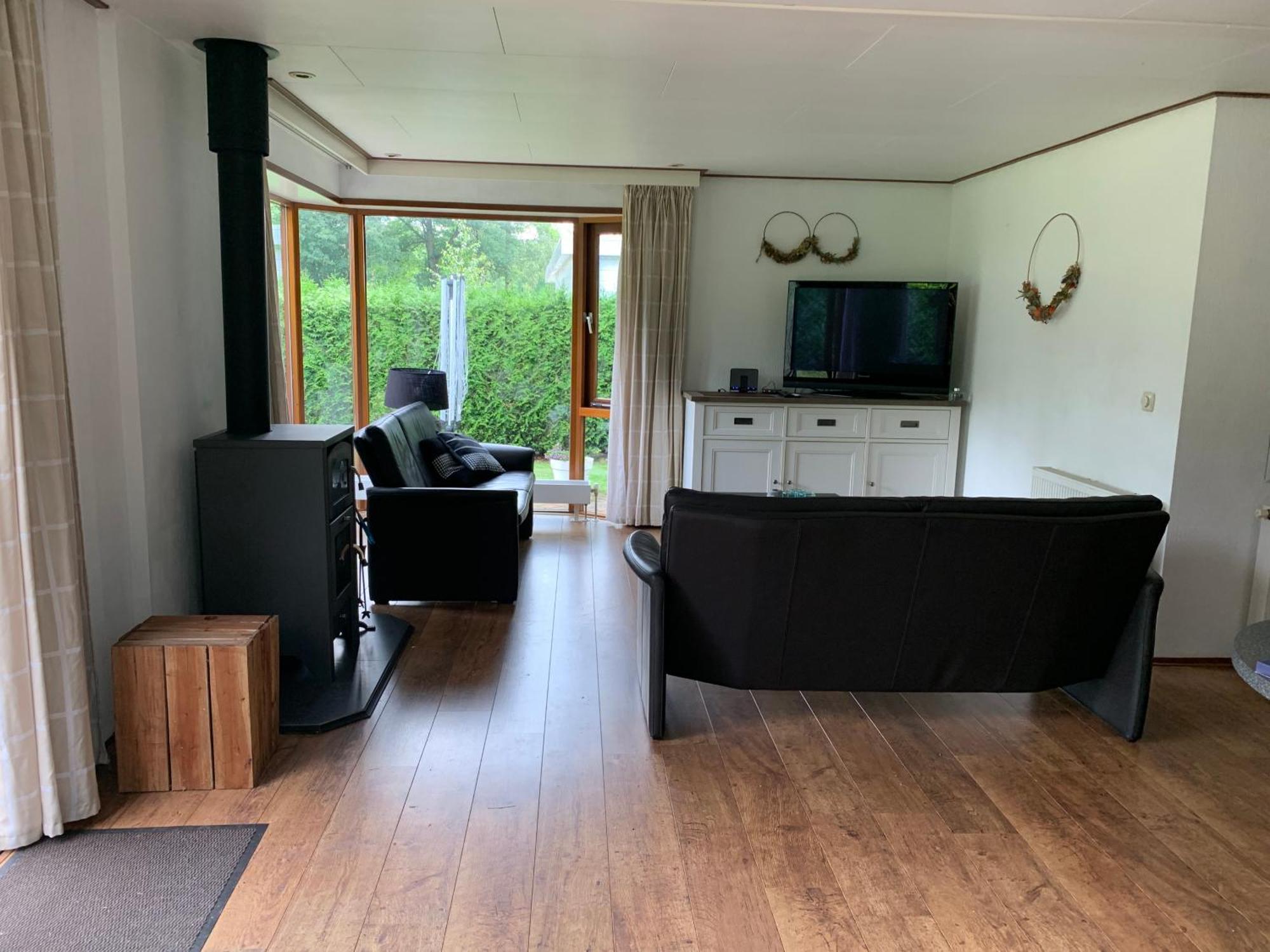 Dubbele Chalet Op Recreatiepark Topparken Op De Veluwe In Beekbergen Met Grote Vrije Tuin En Eigen Parkeerplaats Quarto foto